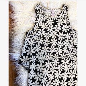 HOST PICK 🎉Adorable Floral Fitted Dress